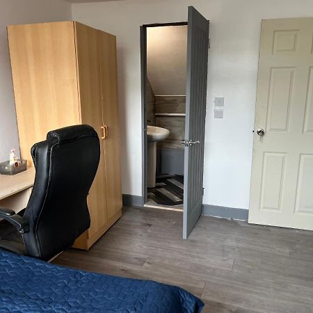 Budget Double En-Suite Bedroom Sheffield Eksteriør billede