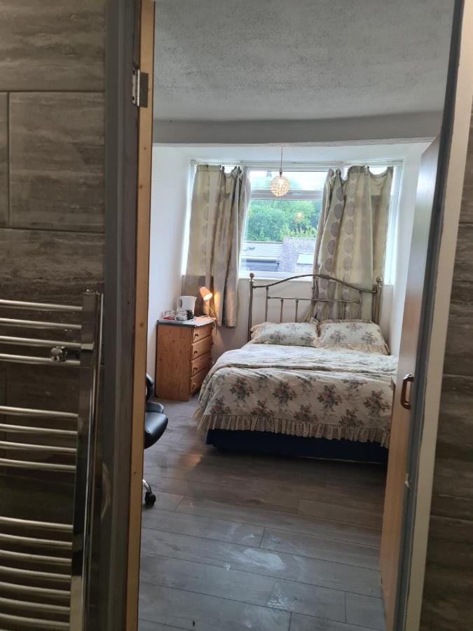 Budget Double En-Suite Bedroom Sheffield Eksteriør billede