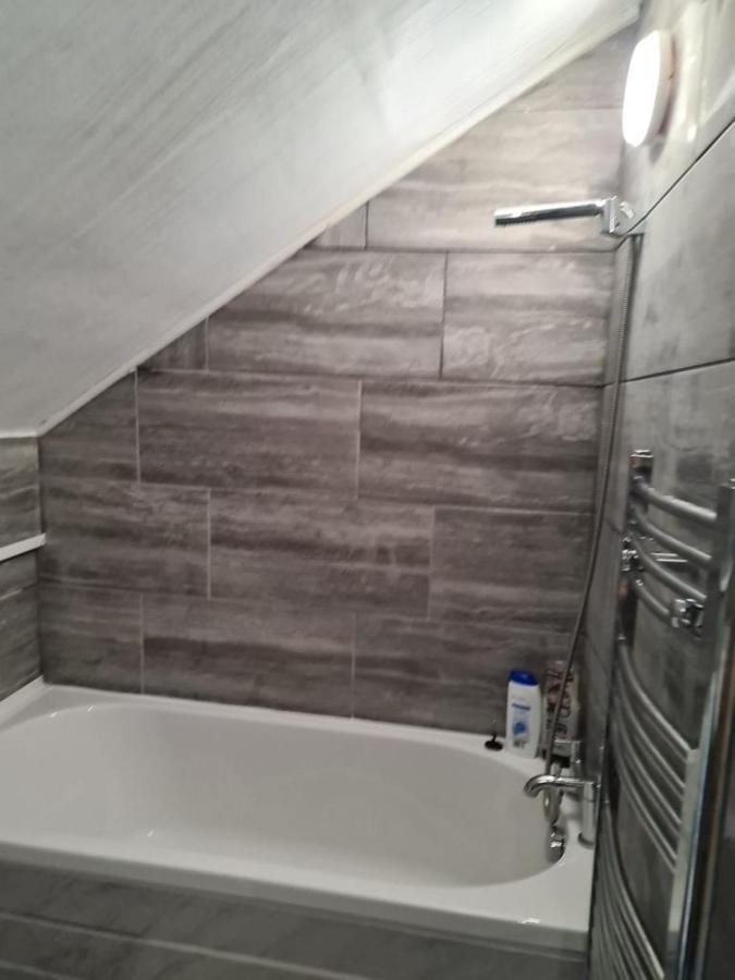 Budget Double En-Suite Bedroom Sheffield Eksteriør billede