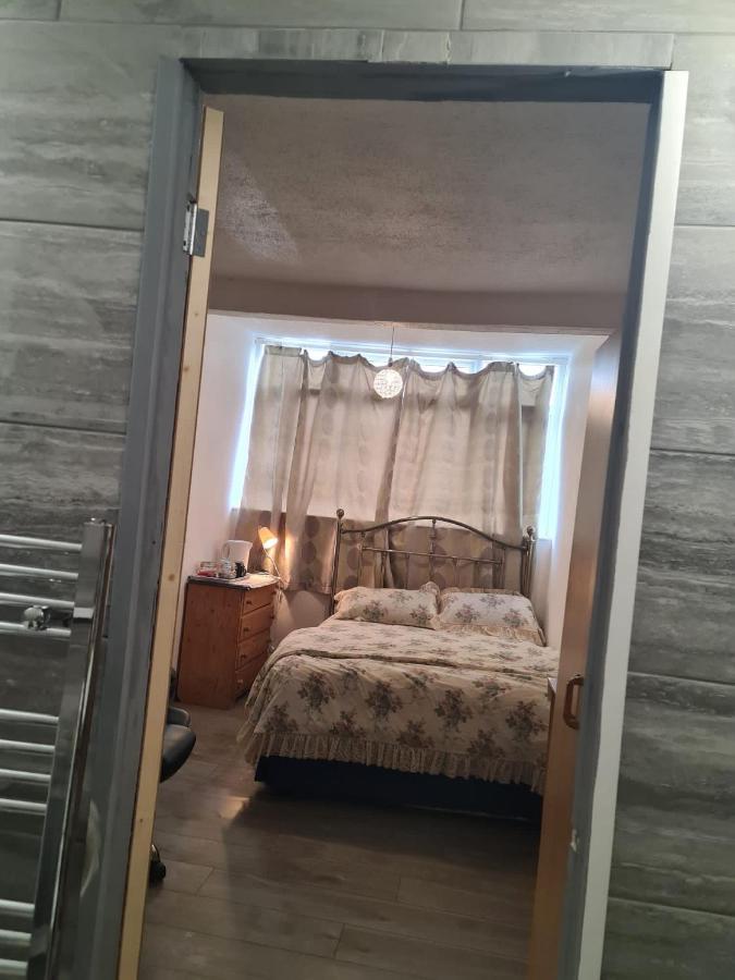 Budget Double En-Suite Bedroom Sheffield Eksteriør billede